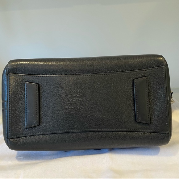 Beautiful Authentic Givenchy Antigona Small Sugar Goatskin Black Satchel Bag - Picture 9 of 13